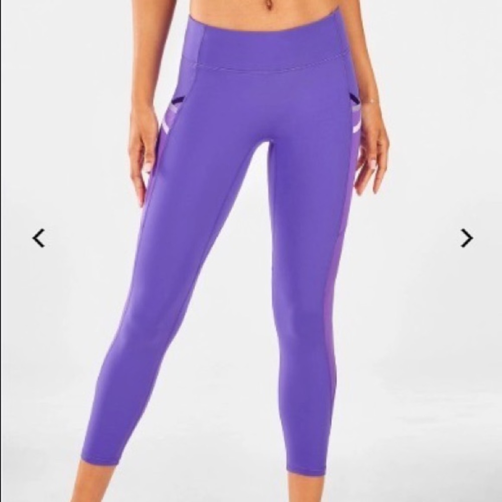 Fabletics Trinity Mid Rise Pocket 7/8 Leggings NWOT